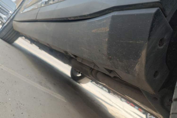 Used Geely Auto Haoyue 2022 1.8TD DCT Luxury 7-Seater Left Side Sill