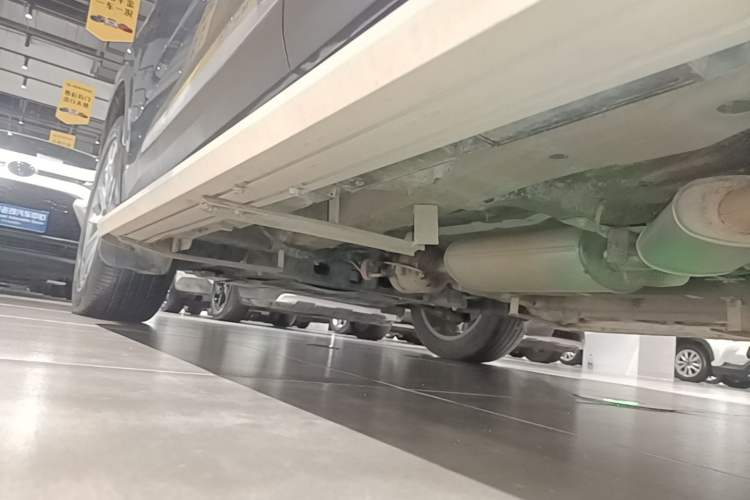 Used Geely Auto Haoyue 2022 1.8TD DCT Luxury 7-Seater Left Side Sill