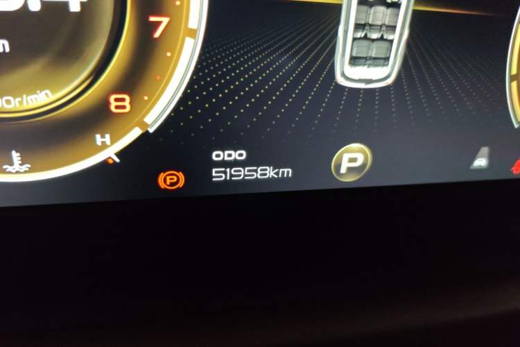 Used Geely Auto Haoyue 2022 1.8TD DCT Luxury 7-Seater Odometer Close Up