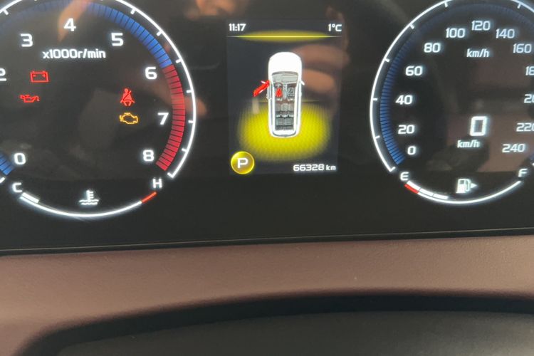 Used Geely Auto Haoyue 2022 1.8TD DCT Luxury 7-Seater Odometer Close Up