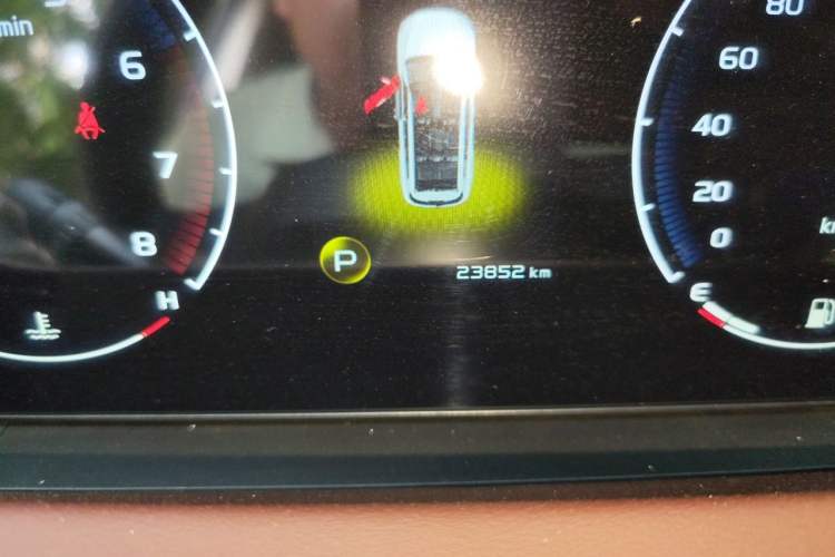 Used Geely Auto Haoyue 2022 1.8TD DCT Luxury 7-Seater Odometer Close Up