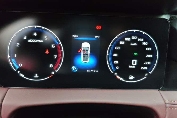 Used Geely Auto Haoyue 2022 1.8TD DCT Luxury Model 5 Seats Odometer Close Up