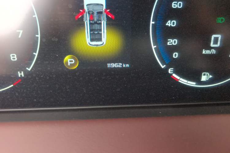 Used Geely Auto Haoyue 2022 1.8TD DCT Luxury 7-Seater Odometer Close Up