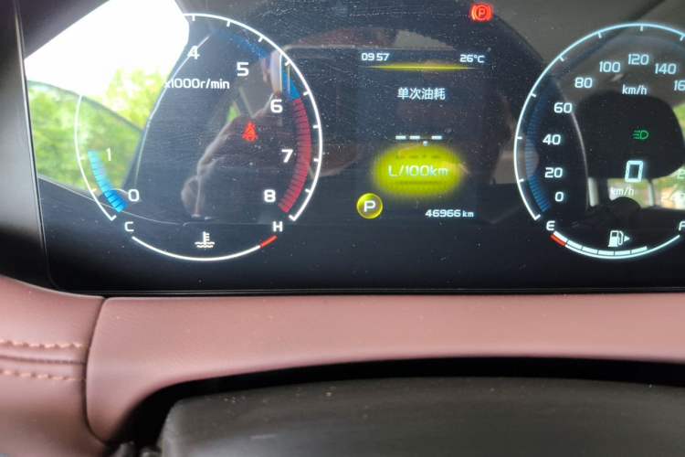 Used Geely Auto Haoyue 2022 1.8TD DCT Luxury 7-Seater Odometer Close Up