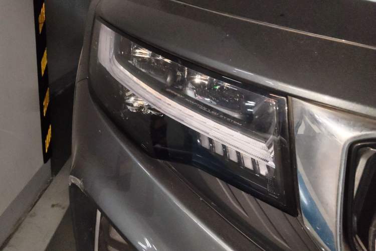 Used Geely Auto Haoyue 2022 1.8TD DCT Flagship 5-Seater Right Front Headlight