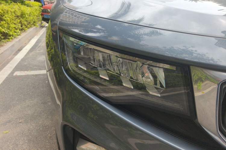 Used Geely Auto Haoyue 2022 1.8TD DCT Luxury 7-Seater Right Front Headlight