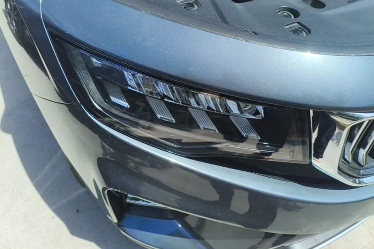 Used Geely Auto Haoyue 2022 1.8TD DCT Luxury 7-Seater Right Front Headlight