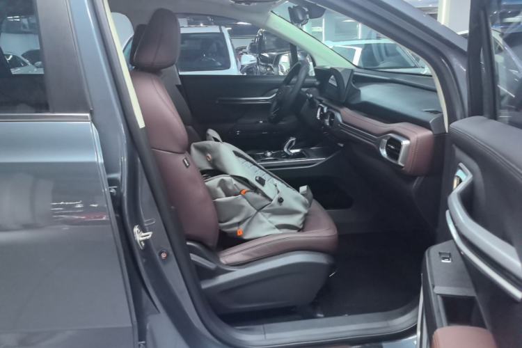 Used Geely Auto Haoyue 2022 1.8TD Automatic Prestige 7-Seater Right Front Seat