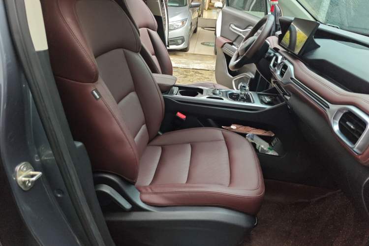 Used Geely Auto Haoyue 2022 1.8TD DCT Luxury Model 5 Seats Right Front Seat