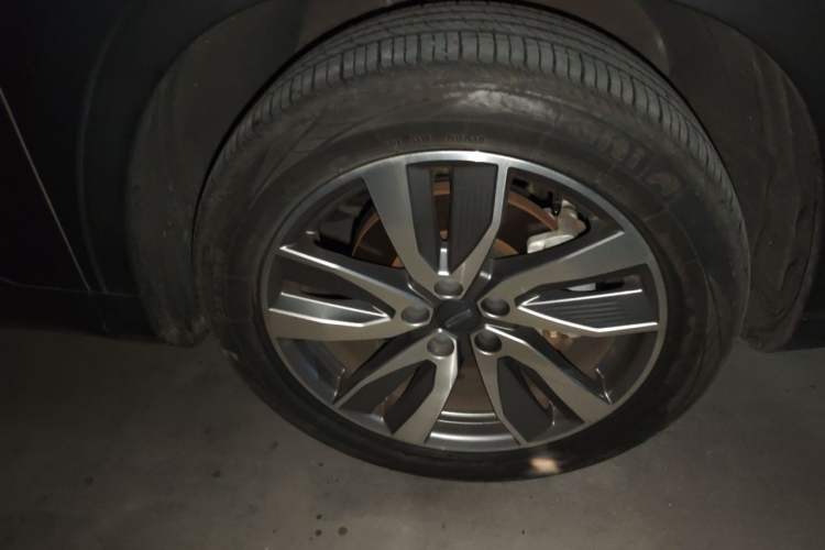 Used Geely Auto Haoyue 2022 1.8TD DCT Luxury 7-Seater Right Front Wheel Hub