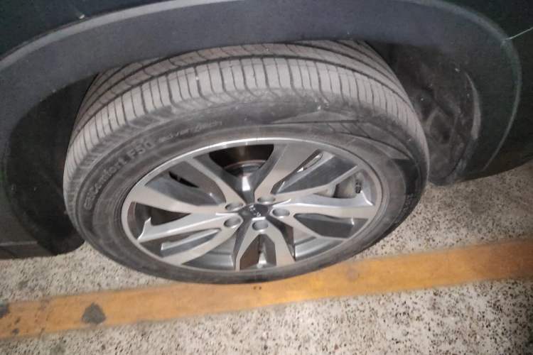 Used Geely Auto Haoyue 2022 1.8TD DCT Luxury 7-Seater Right Front Wheel Hub