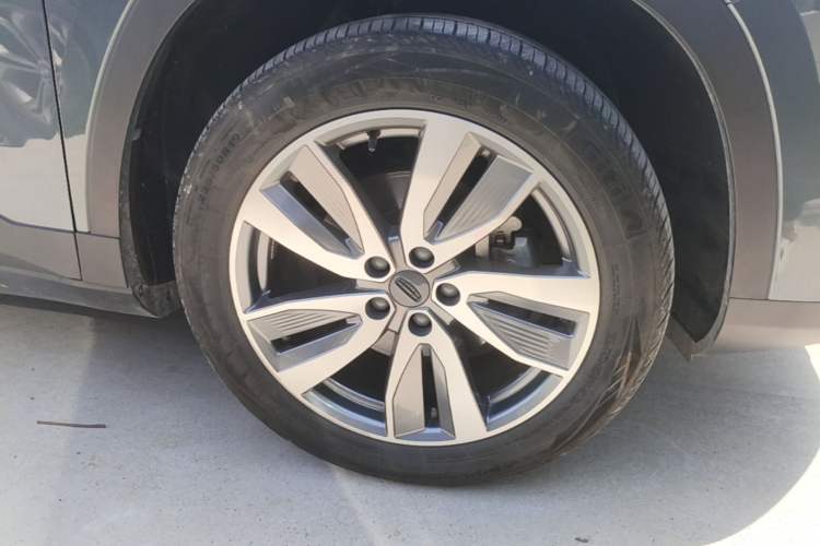 Used Geely Auto Haoyue 2022 1.8TD DCT Luxury 7-Seater Right Front Wheel Hub