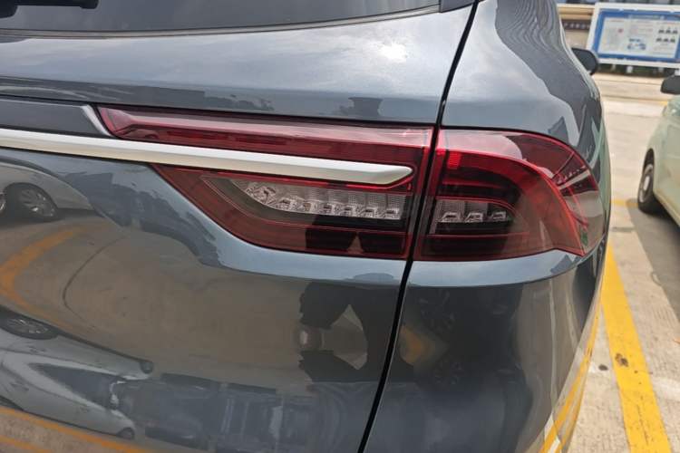 Used Geely Auto Haoyue 2022 1.8TD Automatic Prestige 7-Seater Right Rear Taillight