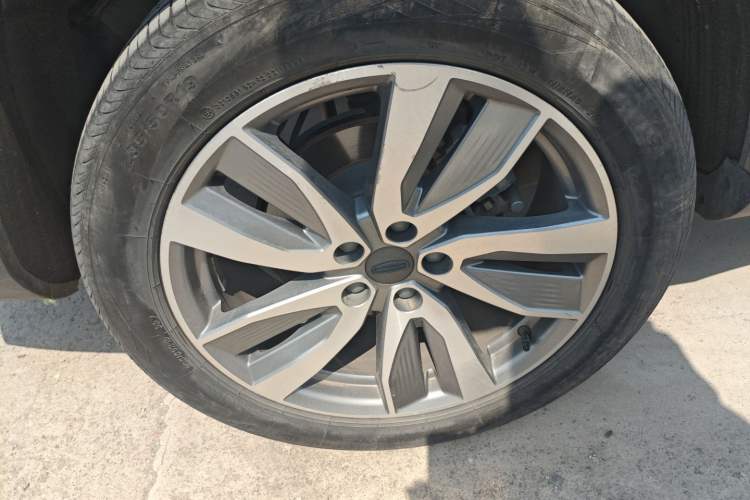 Used Geely Auto Haoyue 2022 1.8TD DCT Luxury 7-Seater Right Rear Wheel Hub