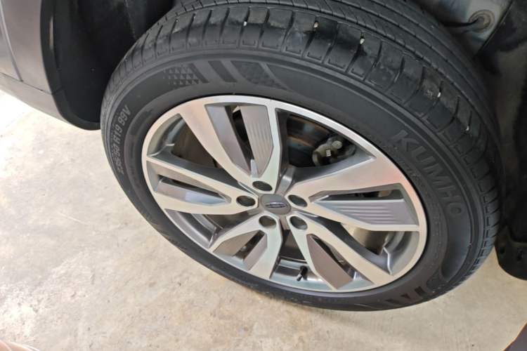 Used Geely Auto Haoyue 2022 1.8TD DCT Luxury 7-Seater Right Rear Wheel Hub