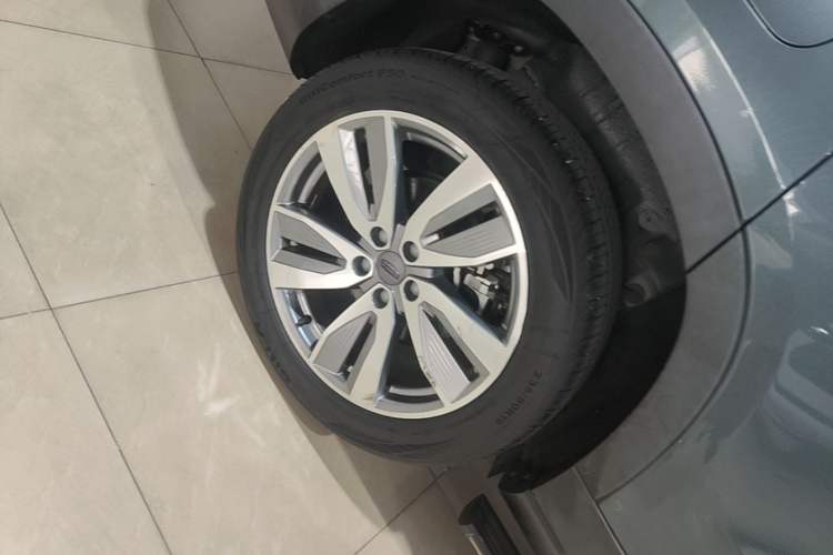 Used Geely Auto Haoyue 2022 1.8TD DCT Luxury 7-Seater Right Rear Wheel Hub