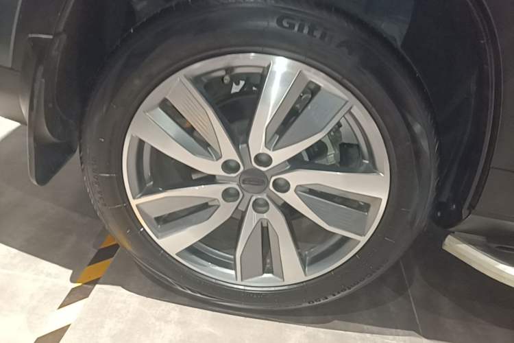 Used Geely Auto Haoyue 2022 1.8TD DCT Luxury 7-Seater Right Rear Wheel Hub