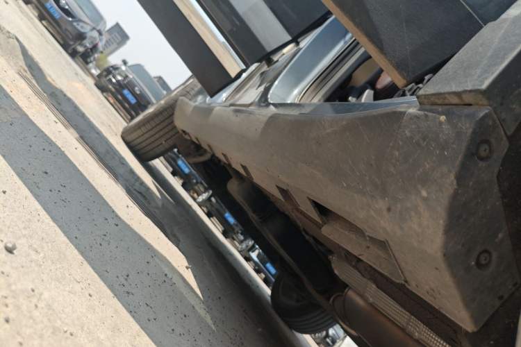 Used Geely Auto Haoyue 2022 1.8TD DCT Luxury 7-Seater Right Side Sill