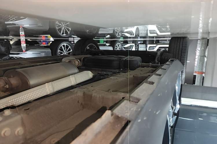 Used Geely Auto Haoyue 2022 1.8TD DCT Luxury 7-Seater Right Side Sill