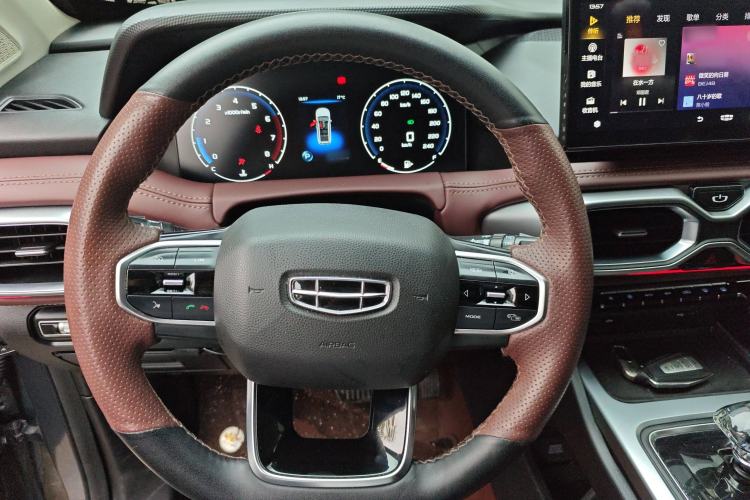Used Geely Auto Haoyue 2022 1.8TD DCT Luxury Model 5 Seats Steering Wheel