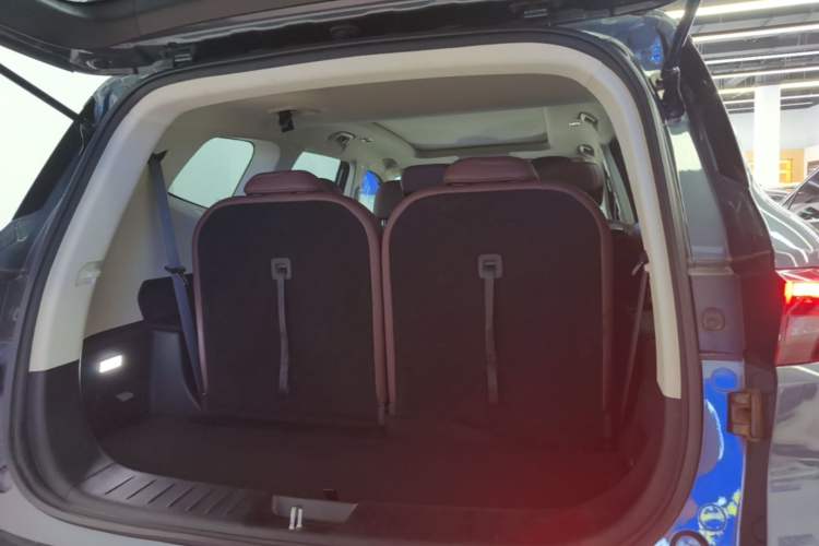 Used Geely Auto Haoyue 2022 1.8TD DCT Luxury 7-Seater Trunk