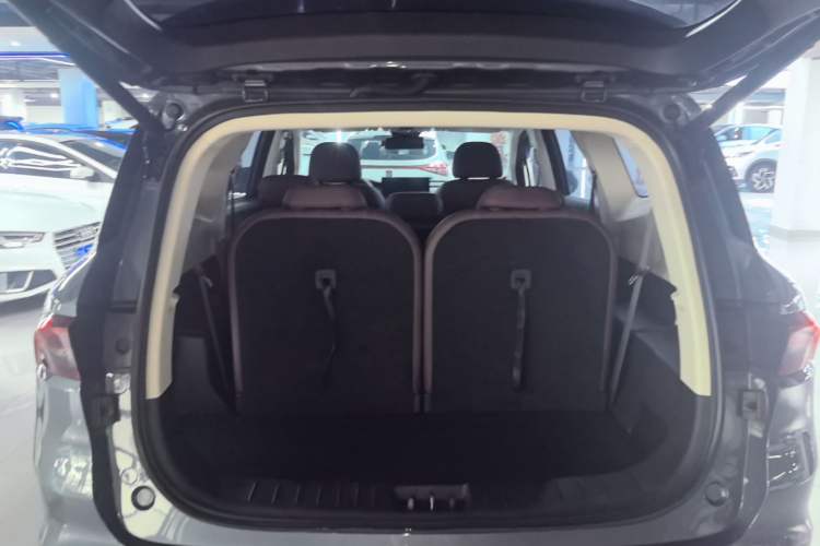 Used Geely Auto Haoyue 2022 1.8TD Automatic Prestige 7-Seater Trunk
