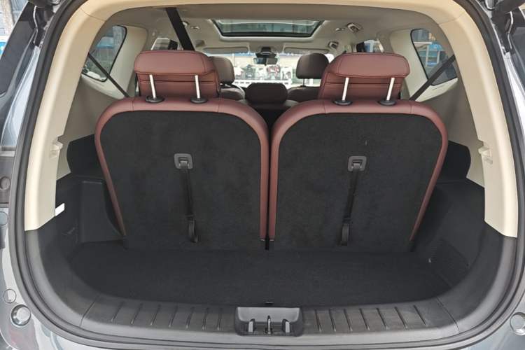 Used Geely Auto Haoyue 2022 1.8TD Automatic Prestige 7-Seater Trunk