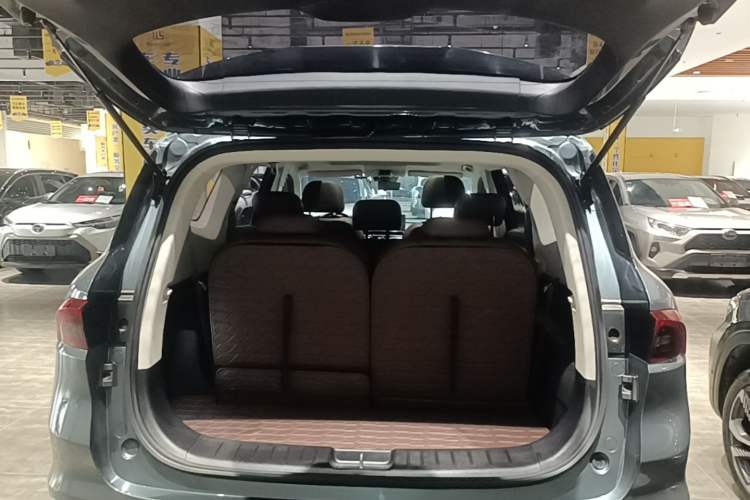 Used Geely Auto Haoyue 2022 1.8TD DCT Luxury 7-Seater Trunk