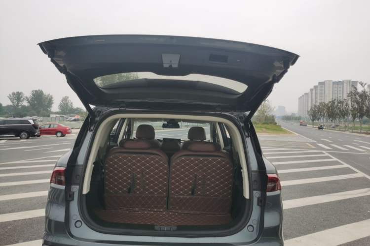 Used Geely Auto Haoyue 2022 1.8TD Automatic Prestige 7-Seater Trunk