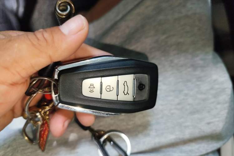 Used Geely Auto Haoyue 2022 1.8TD DCT Luxury 7-Seater Vehicle Key