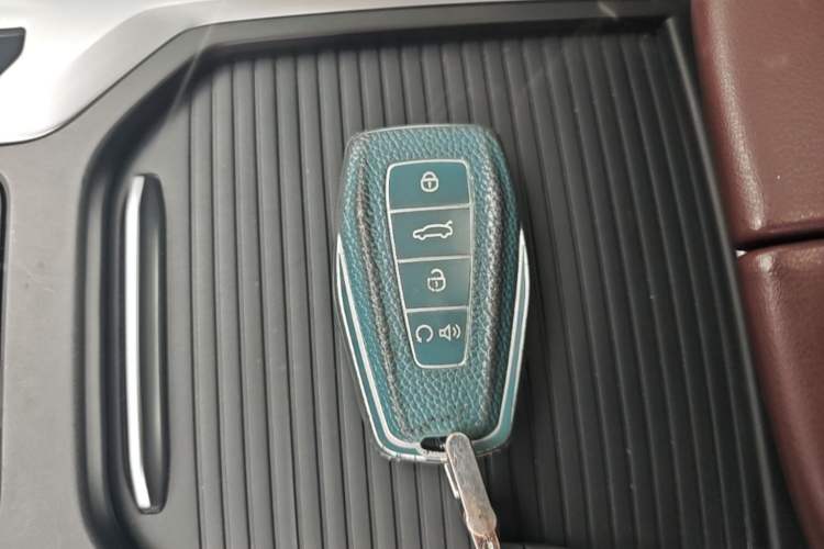 Used Geely Auto Haoyue 2022 1.8TD Automatic Prestige 7-Seater Vehicle Key