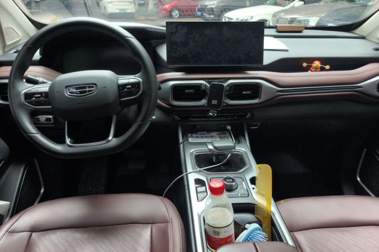 Used Geely Auto Haoyue 2022 1.8TD DCT Luxury 7-Seater Center Console