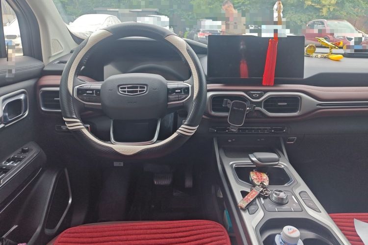Used Geely Auto Haoyue 2022 1.8TD DCT Flagship 7-Seater Center Console