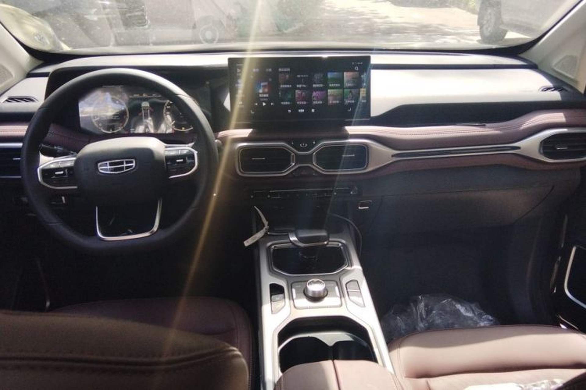 Used Geely Auto Haoyue 2022 1.8TD DCT Flagship 7-Seater Center Console
