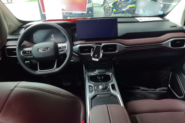 Used Geely Auto Haoyue 2022 1.8TD DCT Luxury 7-Seater Center Console