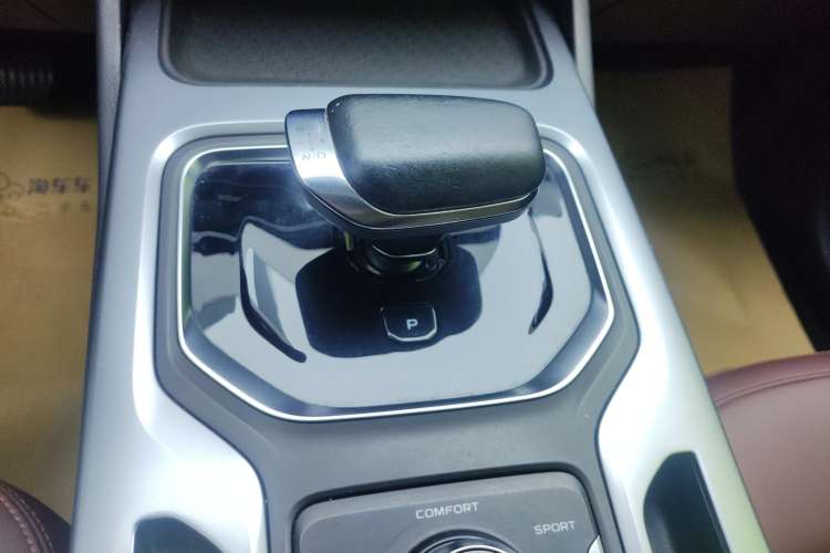 Used Geely Auto Haoyue 2022 1.8TD DCT Luxury 7-Seater Gear Lever