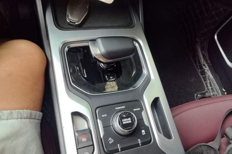 Used Geely Auto Haoyue 2022 1.8TD DCT Luxury 7-Seater Gear Lever