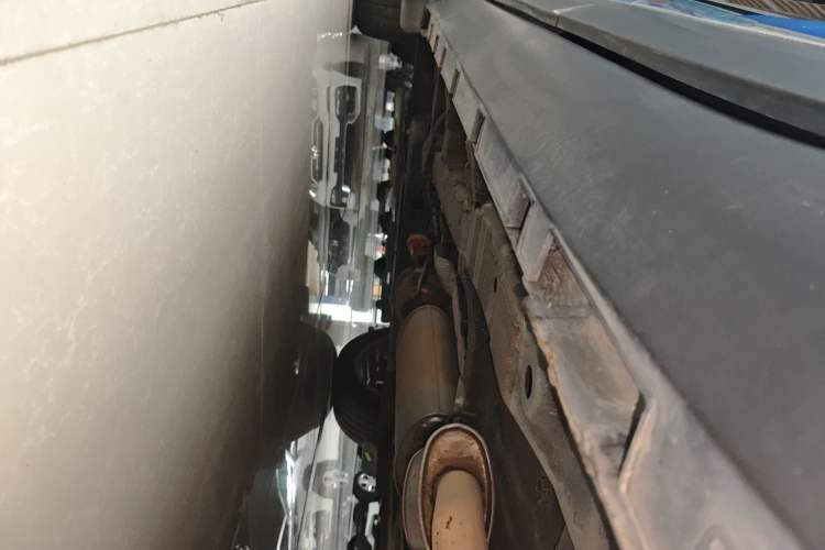 Used Geely Auto Haoyue 2022 1.8TD DCT Luxury 7-Seater Left Side Sill