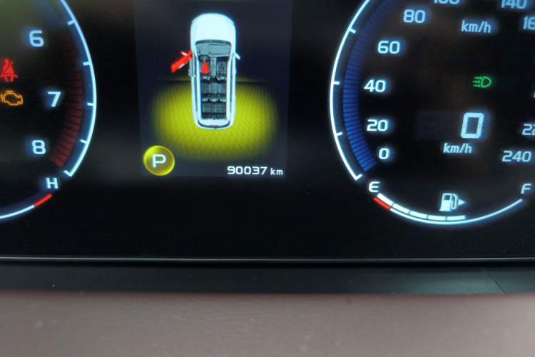 Used Geely Auto Haoyue 2022 1.8TD DCT Luxury 7-Seater Odometer Close Up