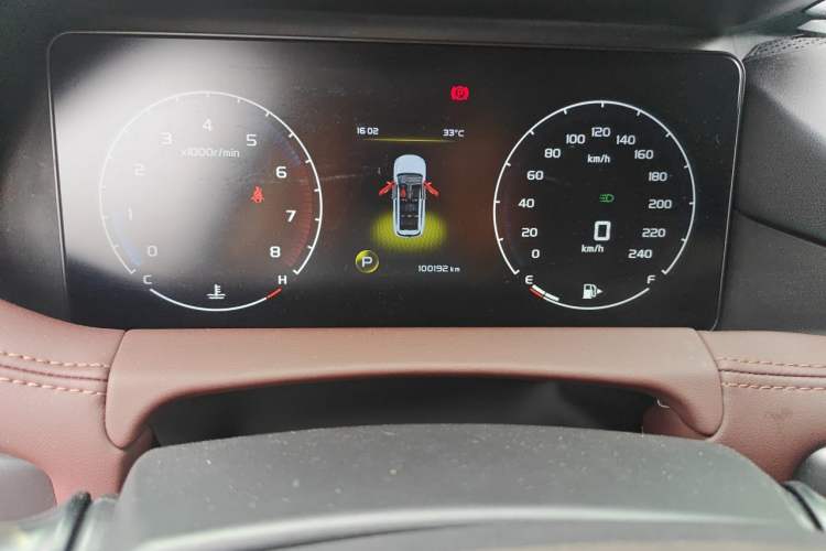 Used Geely Auto Haoyue 2022 1.8TD DCT Luxury 7-Seater Odometer Close Up