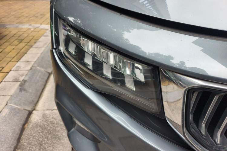 Used Geely Auto Haoyue 2022 1.8TD DCT Luxury 7-Seater Right Front Headlight