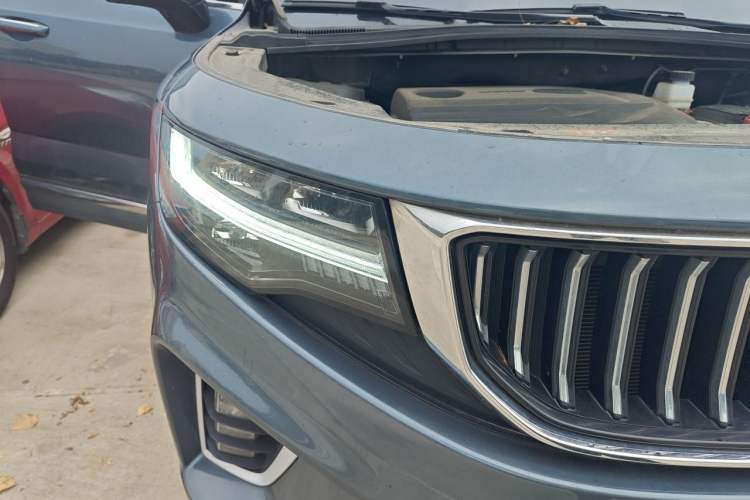 Used Geely Auto Haoyue 2022 1.8TD DCT Flagship 7-Seater Right Front Headlight