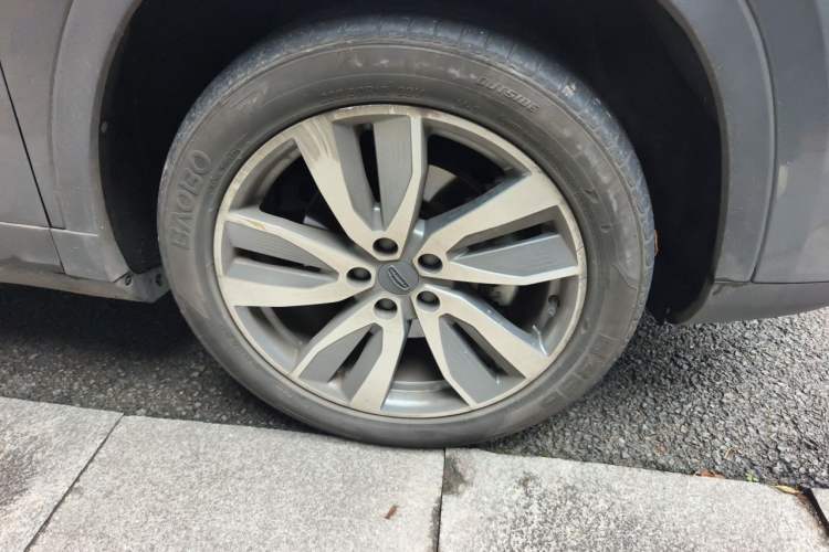 Used Geely Auto Haoyue 2022 1.8TD DCT Luxury 7-Seater Right Front Wheel Hub