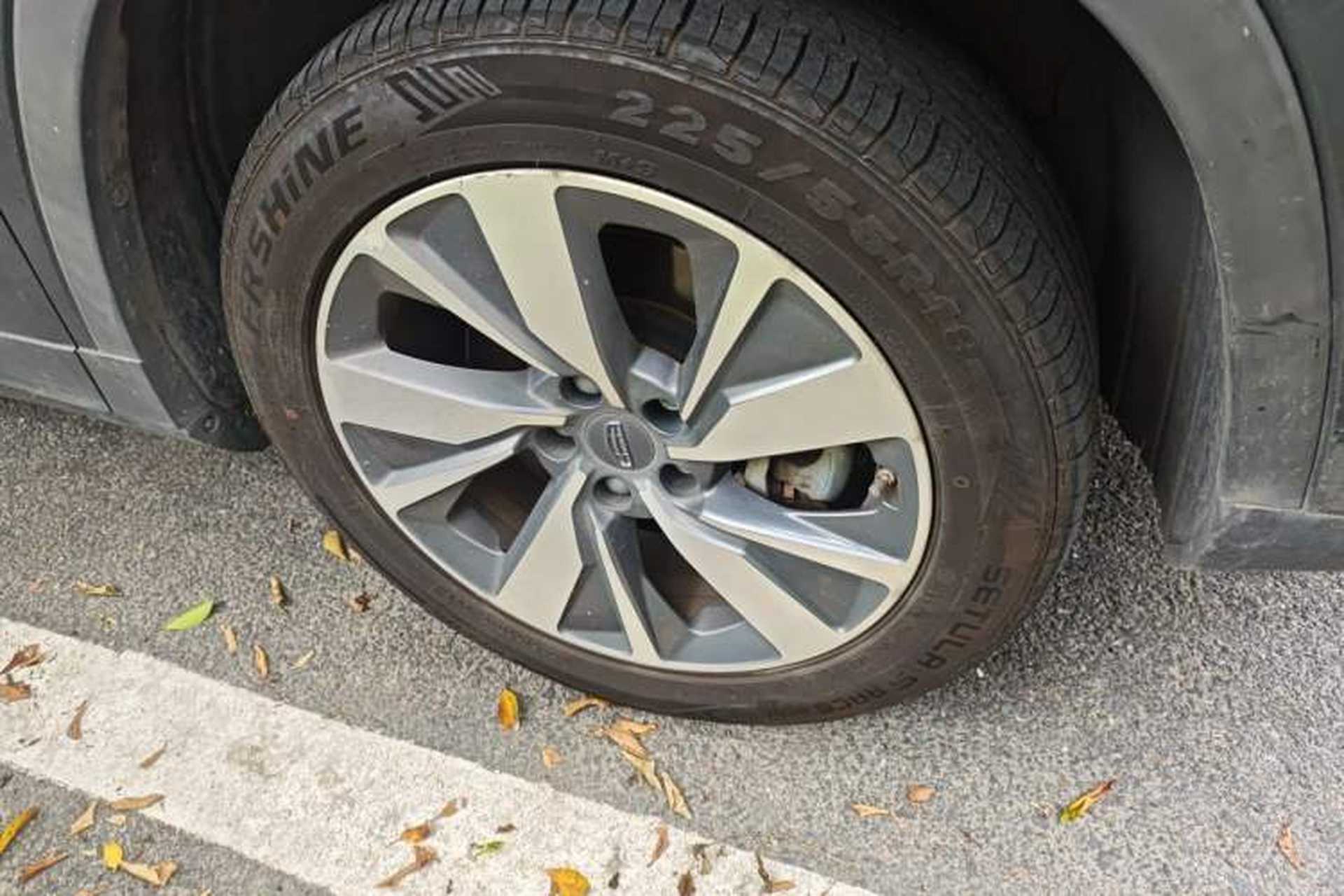 Used Geely Auto Haoyue 2022 1.8TD DCT Flagship 7-Seater Right Front Wheel Hub