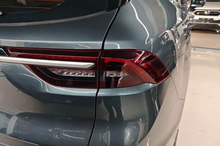 Used Geely Auto Haoyue 2022 1.8TD DCT Luxury 7-Seater Right Rear Taillight