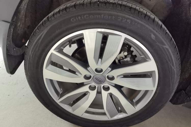 Used Geely Auto Haoyue 2022 1.8TD DCT Luxury 7-Seater Right Rear Wheel Hub