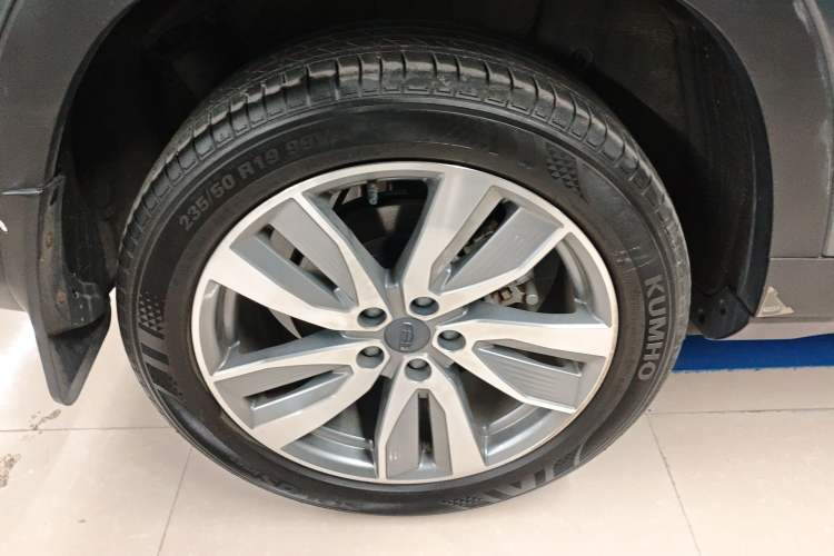 Used Geely Auto Haoyue 2022 1.8TD DCT Luxury 7-Seater Right Rear Wheel Hub