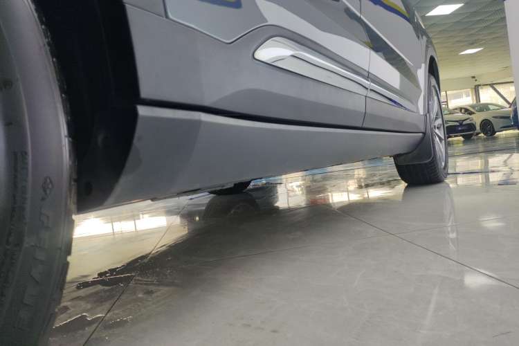Used Geely Auto Haoyue 2022 1.8TD DCT Luxury 7-Seater Right Side Sill