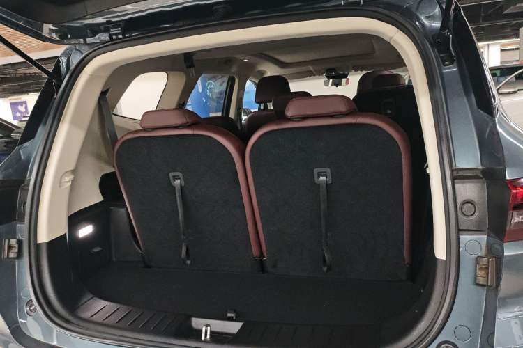 Used Geely Auto Haoyue 2022 1.8TD DCT Luxury 7-Seater Trunk