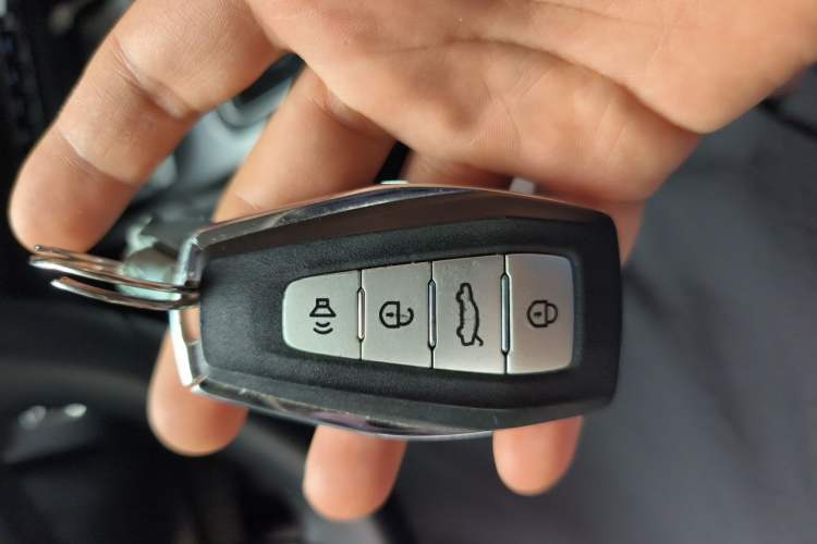 Used Geely Auto Haoyue 2022 1.8TD DCT Luxury 7-Seater Vehicle Key
